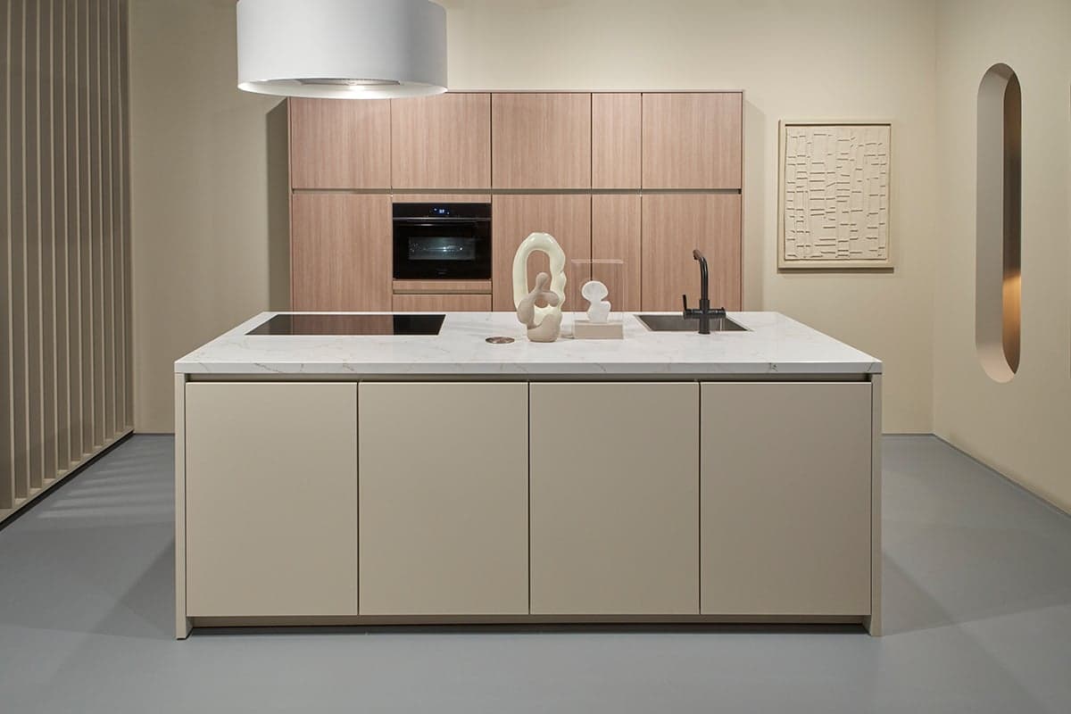 Tulp-Sahara-Beige-eilandkeuken