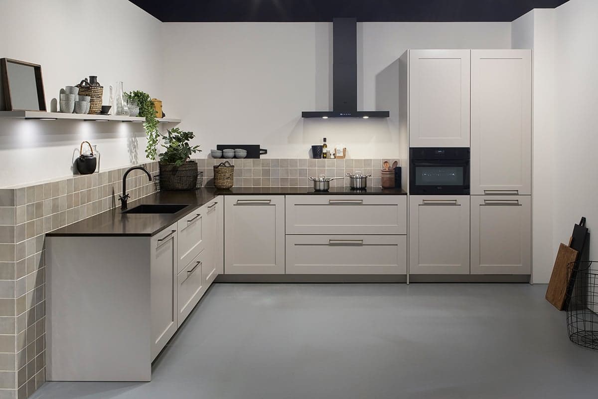 Tulp-Kashmir-Zijdeglans-hoekkeuken