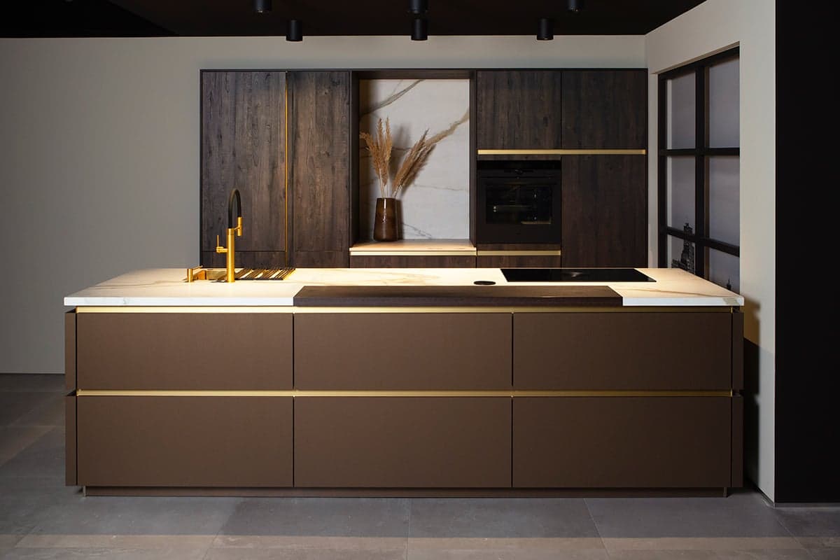 Tulp-Geborsteld-Brons-eilandkeuken