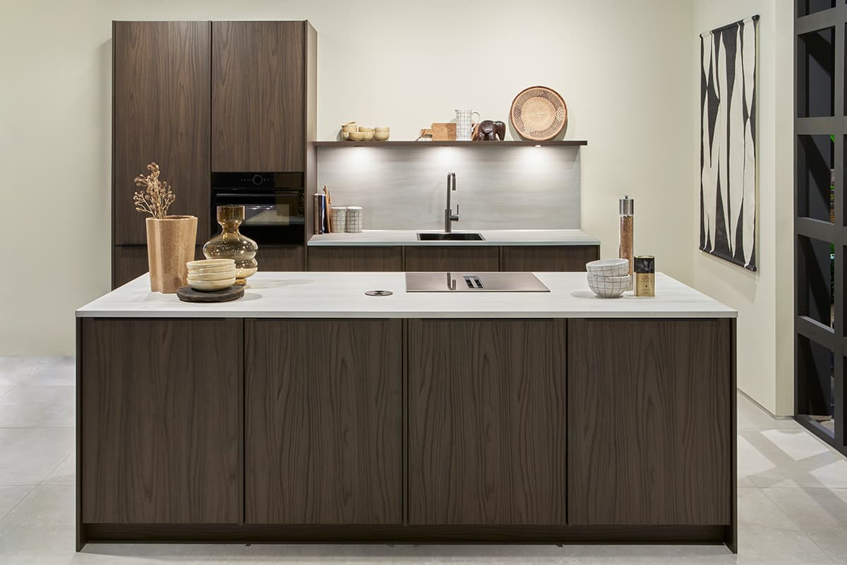 Tulp-Sherwood-donkerbruine-keuken