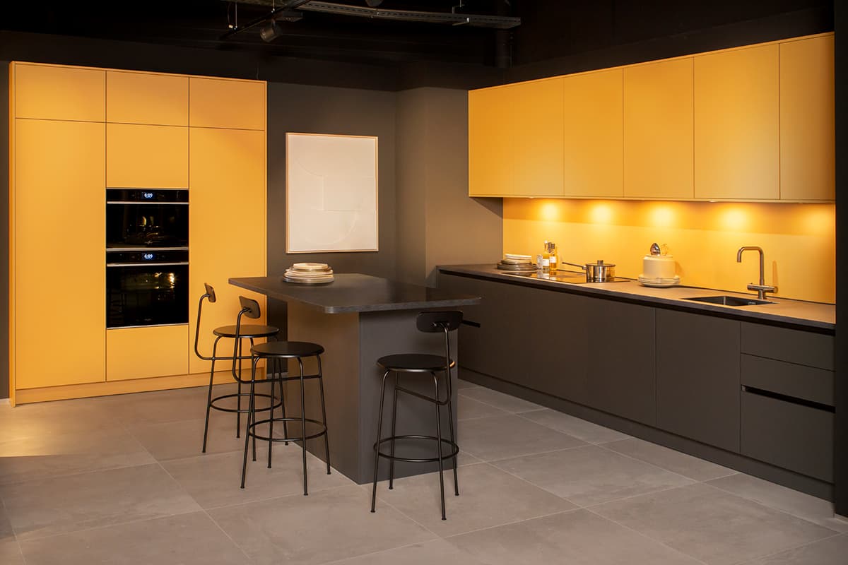 Tulp-Stratus-antraciet-en-geel