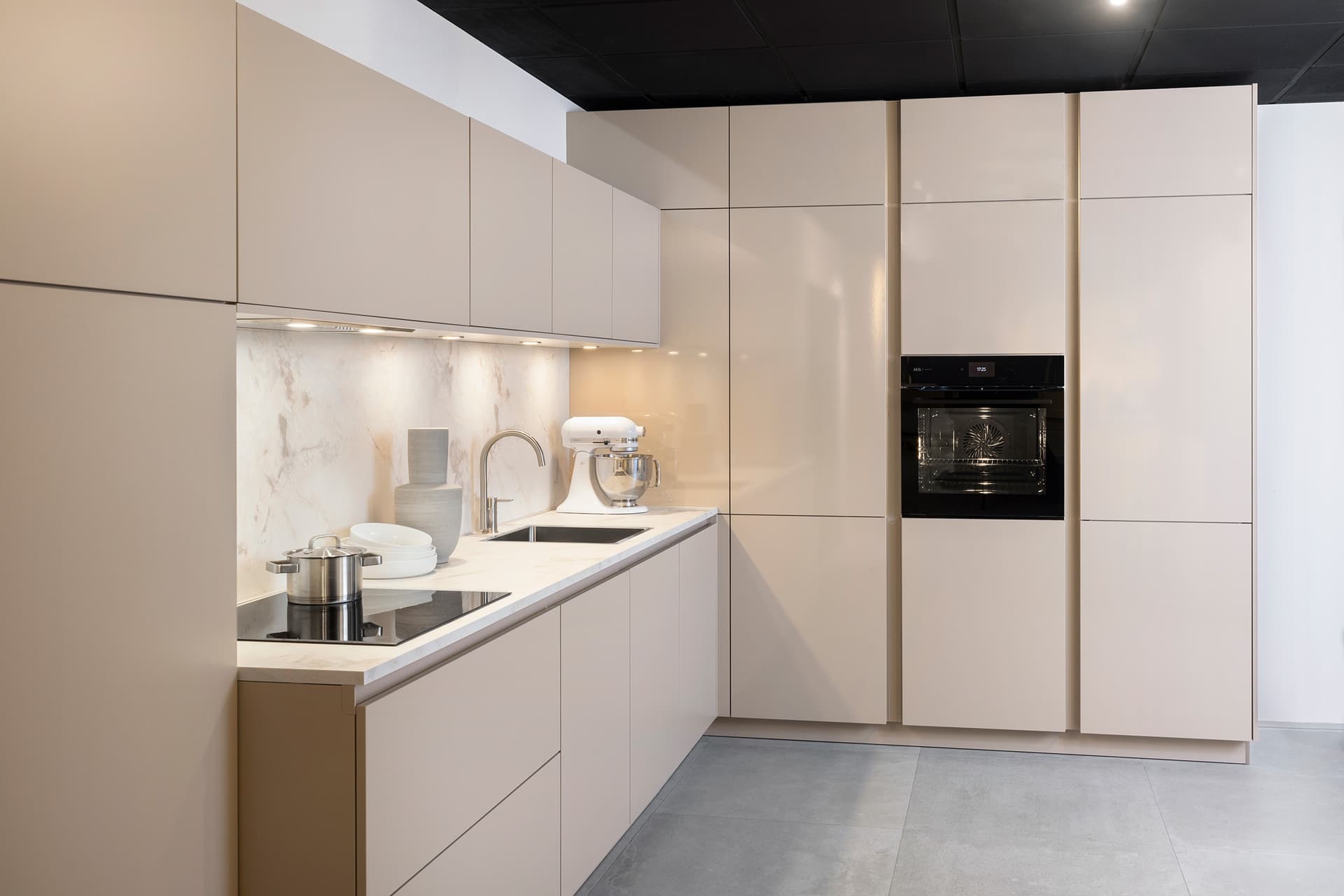 Hoogglans-keuken.jpg Hoogglans keuken