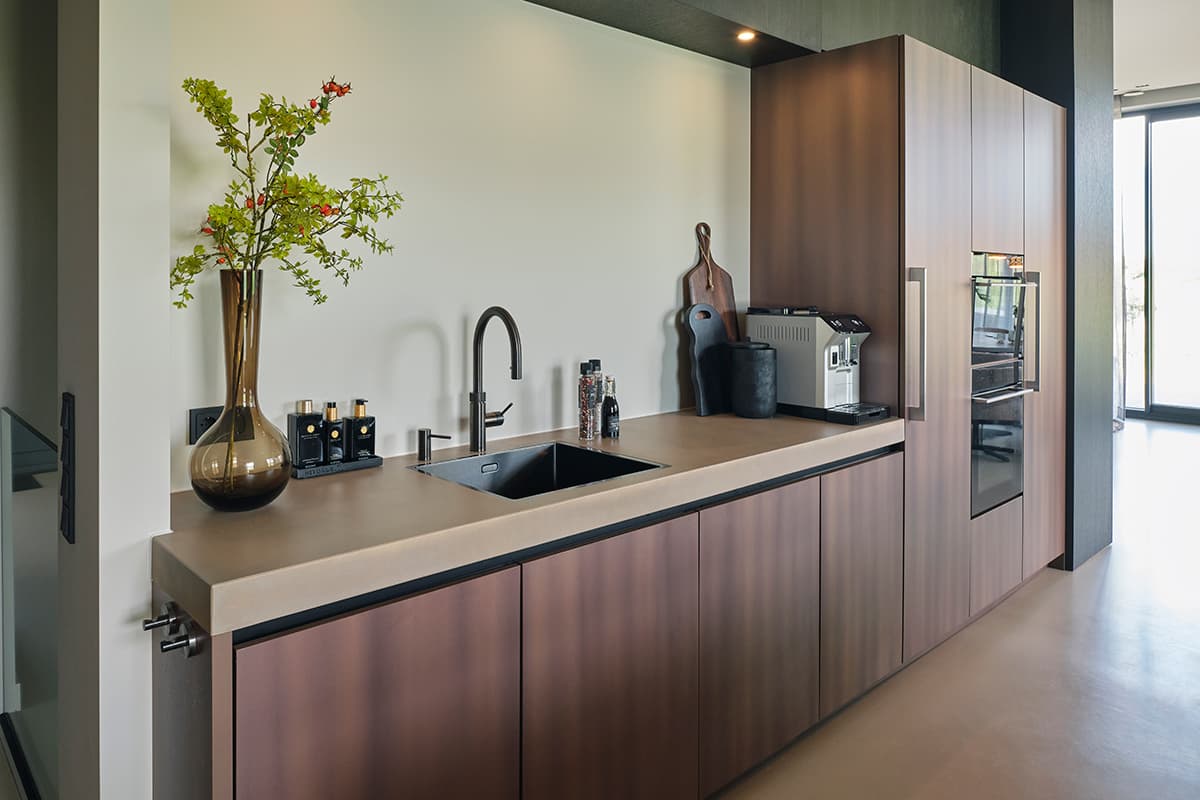 Kopie-van-Binnenkijker-Tulpkeukens-Fam-vd-Knaap-Monster-4.jpg Spoelzone in keuken